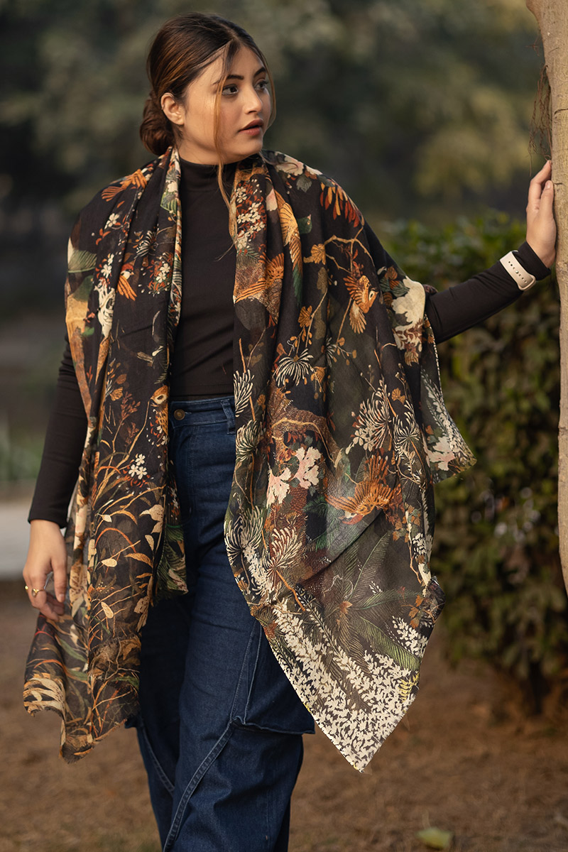 What is a shawl, green plant stole